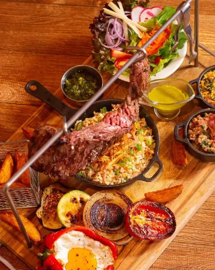 Skirt Steak Black Angus grelhado com acompanhamentos